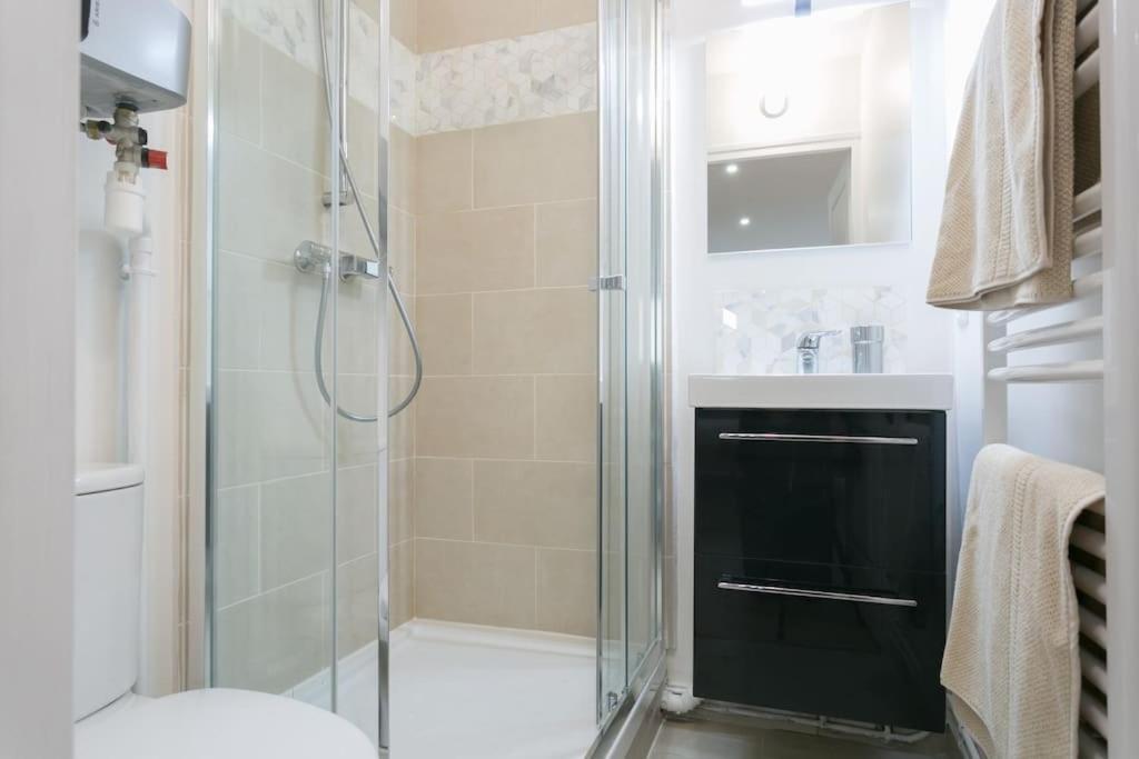 Rose, Appartement Confortable Proche Metro Монруж Екстер'єр фото